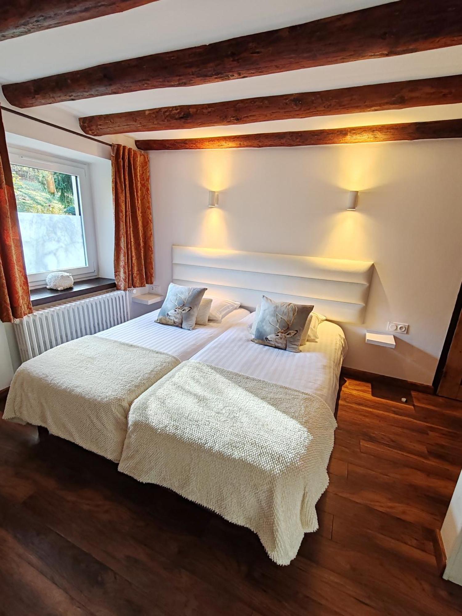 Domaine De L'Olifant Bed & Breakfast Champanges Exterior foto